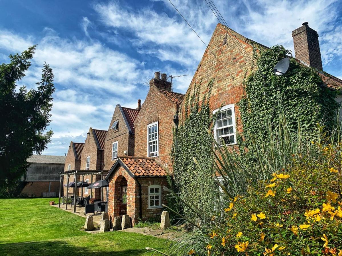 The Leagate Inn Coningsby Exterior photo